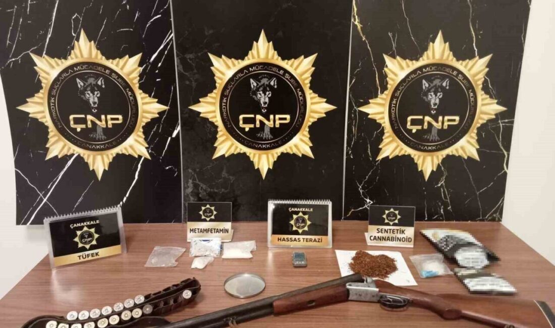 Çanakkale’de düzenlenen uyuşturucu operasyonunda 3 kişi tutuklandı, 1 kişi serbest bırakıldı. Çanakkale'de düzenlenen uyuşturucu operasyonunda 4 şüpheli gözaltına alındı. Narkotik ekipleri