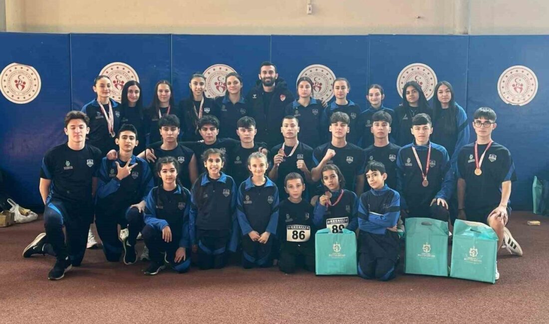 Çayırova Belediyesi Eğitim Spor Kulübü, Kocaeli Salon Atletizm İl Şampiyonası’nda 19 Madalya ile Ödülleri Topladı Çayırova Belediyesi Eğitim Spor Kulübü, 13 Şubat'ta İzmit'te düzenlenen Kocaeli