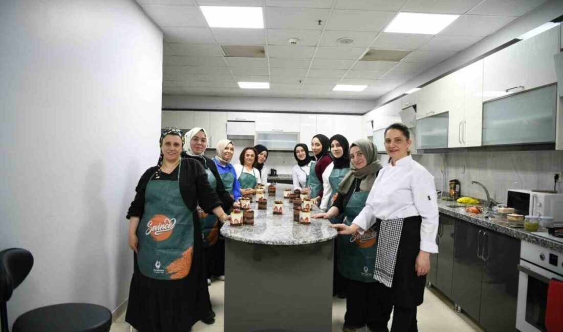Çayırova’da Pastacılık Kursu İle Kadınlar Pasta Şefliği Öğreniyor Çayırova Belediyesi, Prof. Dr. Necmettin Erbakan Kültür Merkezi'nde açtığı pastacılık