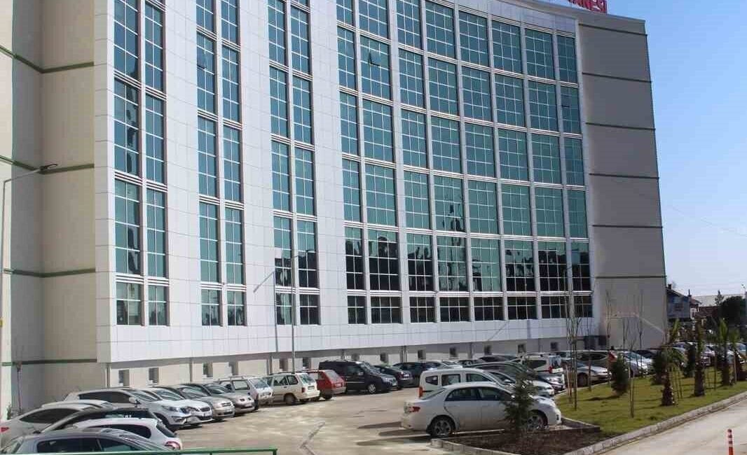 Çarşamba Devlet Hastanesi’nde hasta kayıt saatleri değişti: Artık 07.30’da başlıyor! Çarşamba Devlet Hastanesi, hasta kayıt işlemlerini sabah 07.30'da başlatacak. Bu