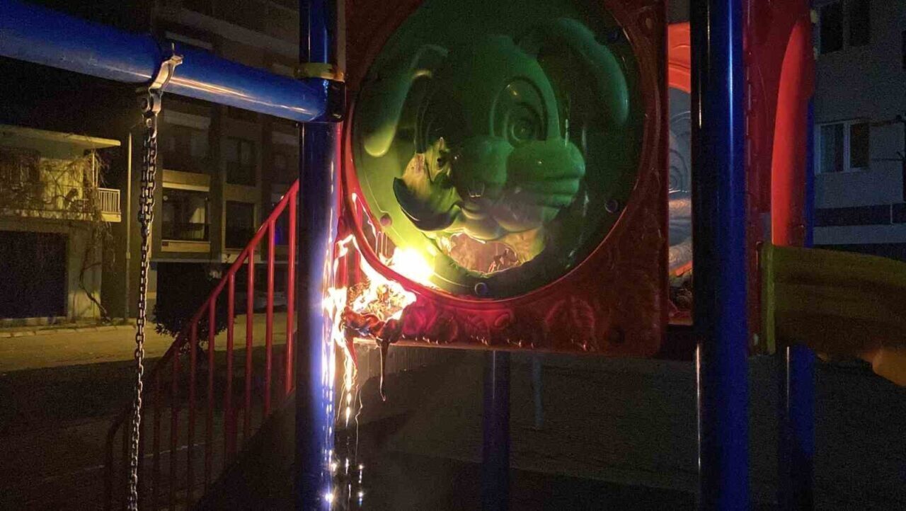 Aydın'ın Efeler ilçesinde, kimliği belirsiz üç kişinin gece saatlerinde çocuk