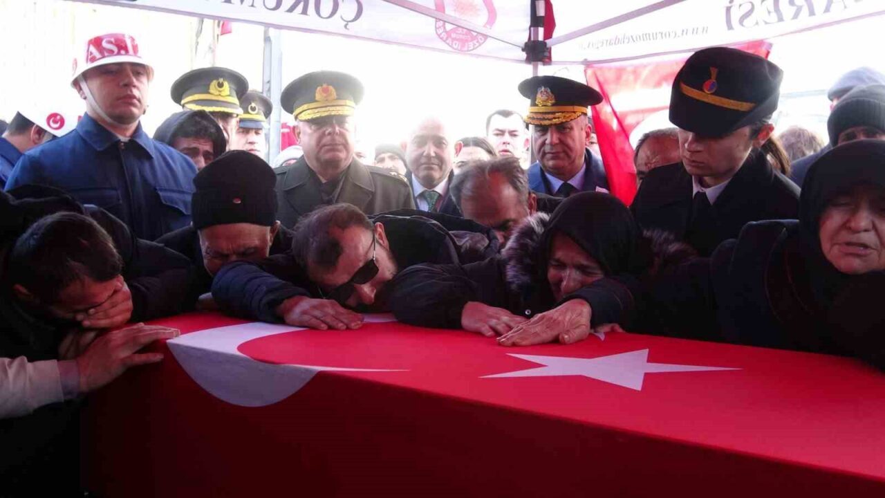Pençe-Kilit operasyonunda şehit düşen Piyade Sözleşmeli Er Mustafa Uslu'nun naaşı,