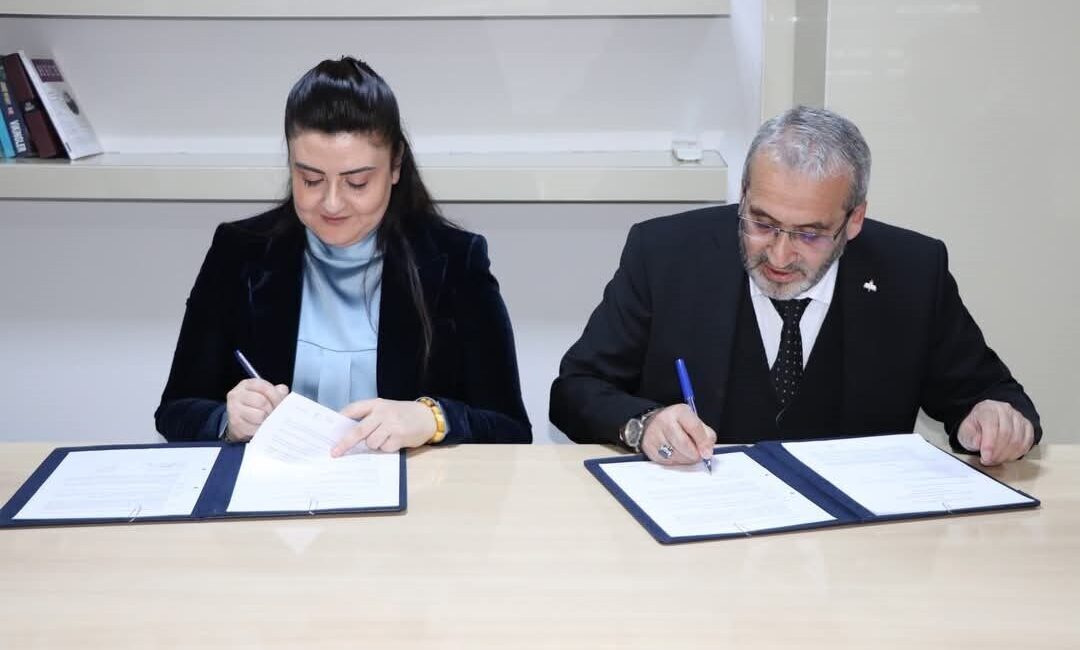 Çorum’da öğretmenler için yapay zeka ve büyük veri alanında eğitim programı uygulanacak. Çorum'da öğretmenler için "Mesleki Eğitimde Dijital İkiz Becerilerinin Geliştirilmesi" projesi