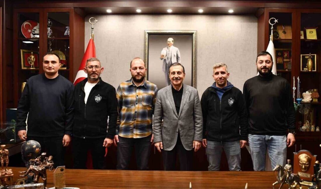 Tepebaşı Belediye Başkanı Ahmet Ataç, Çukurhisar Spor Kulübü Başkanı Menderes Kopal ile bir araya geldi Tepebaşı Belediye Başkanı Dt. Ahmet Ataç, Çukurhisar Spor Kulübü Başkanı