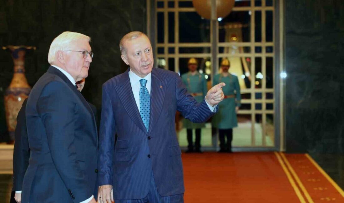 Erdoğan, Almanya Cumhurbaşkanı Steinmeier’i Resmi Törenle Ağırladı Cumhurbaşkanı Recep Tayyip Erdoğan, Almanya Cumhurbaşkanı Frank-Walter Steinmeier'i resmi olarak