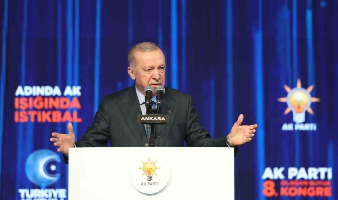 Cumhurbaşkanı Erdoğan, “İki yıl önce ülkeyi birlikte yönetme isteğiyle ortaya çıkanların, şimdi aralarındaki mücadelenin boyutlarını görüyoruz.” dedi. Cumhurbaşkanı Recep Tayyip Erdoğan, iki yıl önce ülkeyi birlikte yönetmeye