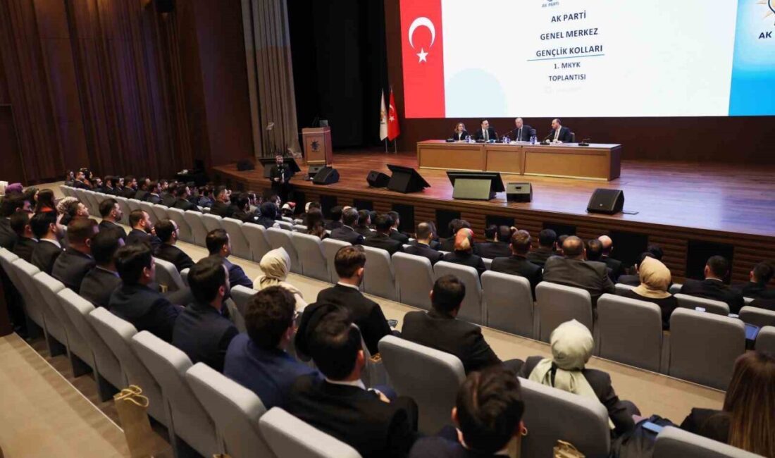 Erdoğan, Gençlik Kolları MKYK Toplantısına Başkanlık Etti Cumhurbaşkanı Recep Tayyip Erdoğan, AK Parti Genel Merkezinde düzenlenen Gençlik