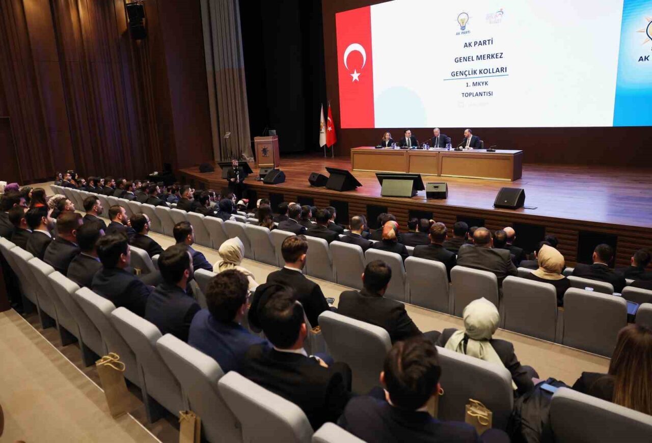 Cumhurbaşkanı Recep Tayyip Erdoğan, AK Parti Genel Merkezinde düzenlenen Gençlik