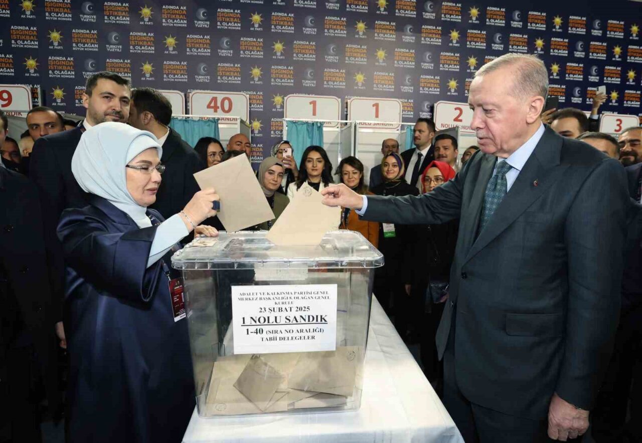 Cumhurbaşkanı Recep Tayyip Erdoğan, AK Parti'nin 8. Olağan Büyük Kongresi'nde