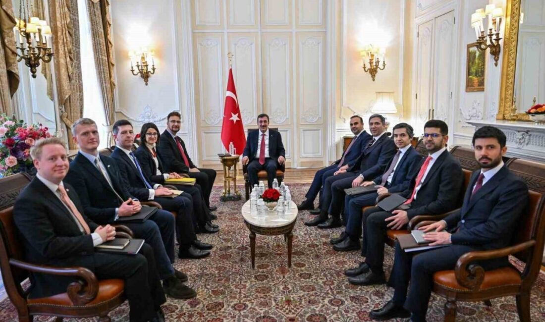 Cevdet Yılmaz, İngiltere’de Milletvekili Afzhal Khan ile Ticaret İlişkilerini Görüştü Cumhurbaşkanı Yardımcısı Cevdet Yılmaz, resmi ziyaret için bulunduğu İngiltere'de, Avam