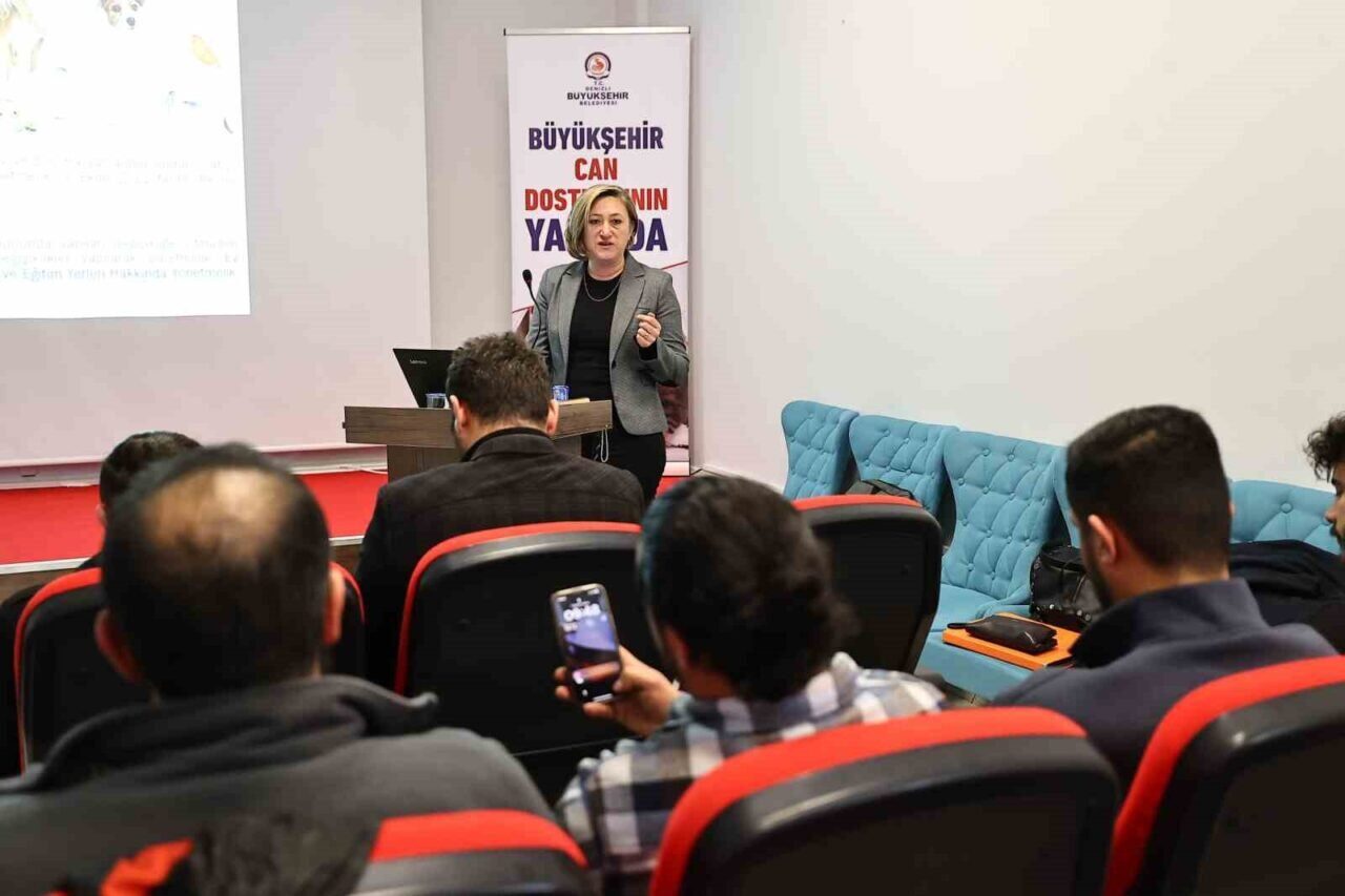 Denizli Büyükşehir Belediyesi, ev hayvanı satışı yapanlar için bir eğitim