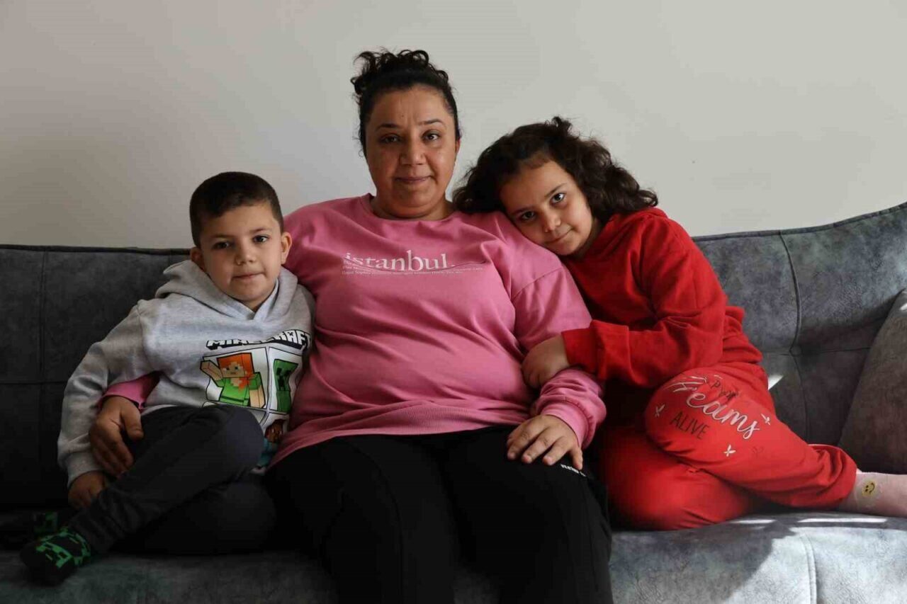 Adana'da depremin ardından zorlu şartlarda yaşayan Utancak ailesi, TOKİ konutlarına