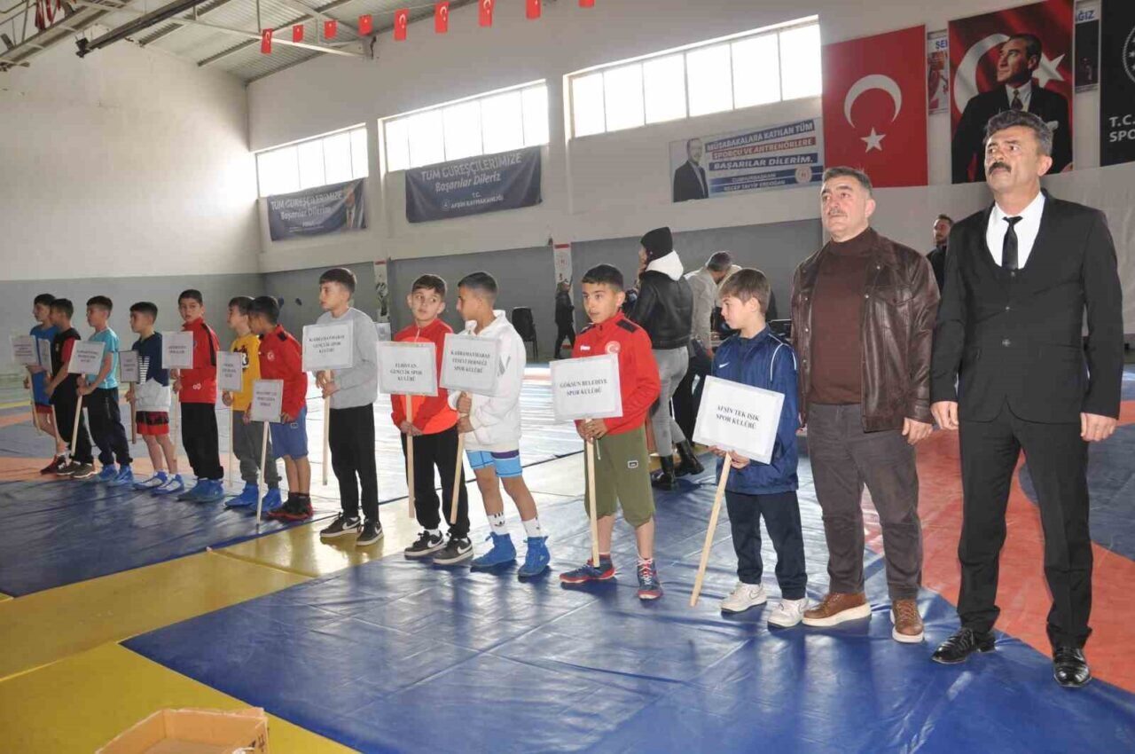 Kahramanmaraş depremlerinde hayatını kaybeden güreşçiler Ahmet Taş, Ozan Datlı, Aslan