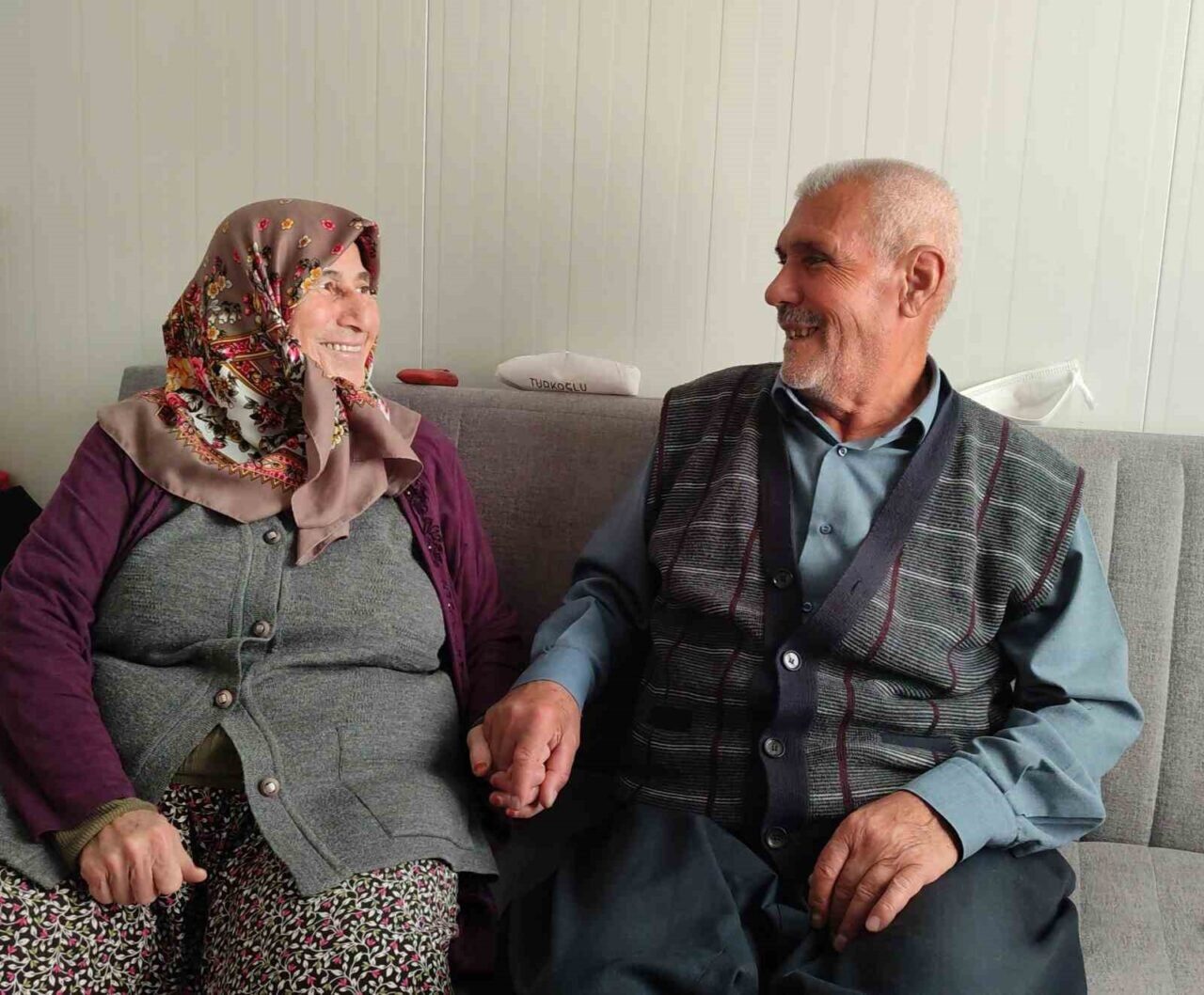 Kahramanmaraş'ta depremin ardından konteynerde yaşam süren 76 yaşındaki Mehmet ve
