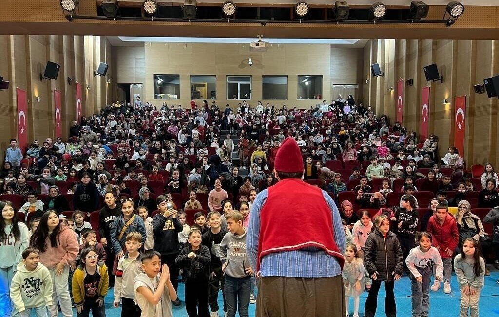 Dilovası Belediyesi, Yarıyıl Tatilinde Çocuklara Özel Etkinliklerle Unutulmaz Anlar Yaşattı Dilovası Belediyesi, yarıyıl tatilinde çocuklara yönelik çeşitli eğitici ve eğlenceli