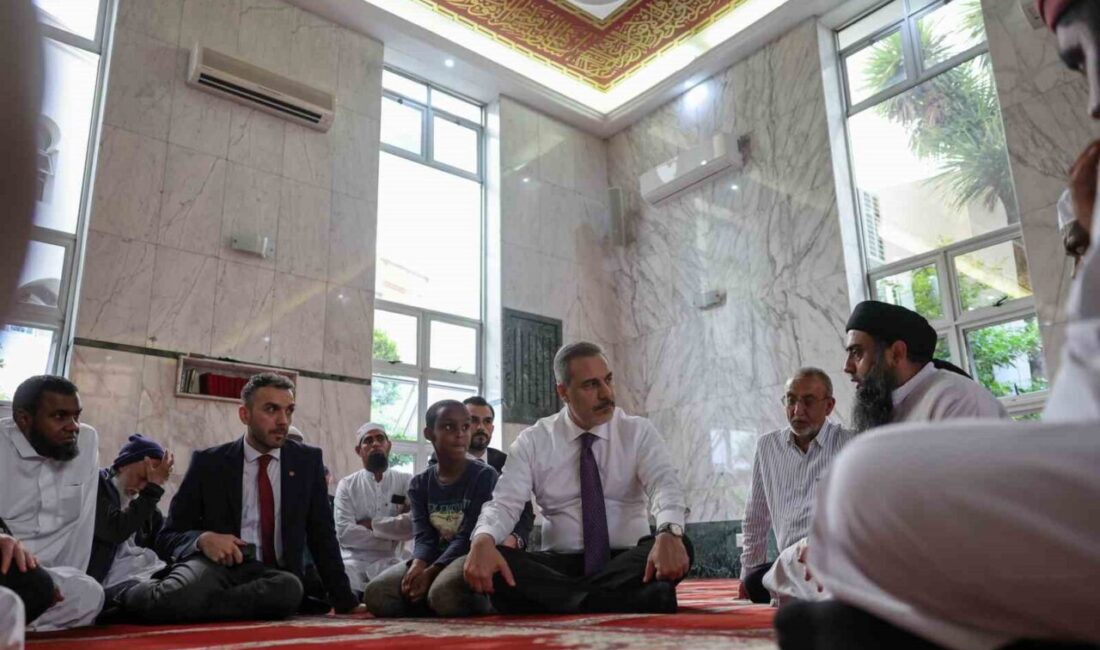Dışişleri Bakanı Hakan Fidan, G20 toplantısı için bulunduğu Güney Afrika’da Nur’ul Hamidiye Camii’ni ziyaret etti Dışişleri Bakanı Hakan Fidan, G20 Dışişleri Bakanları Toplantısı için bulunduğu
