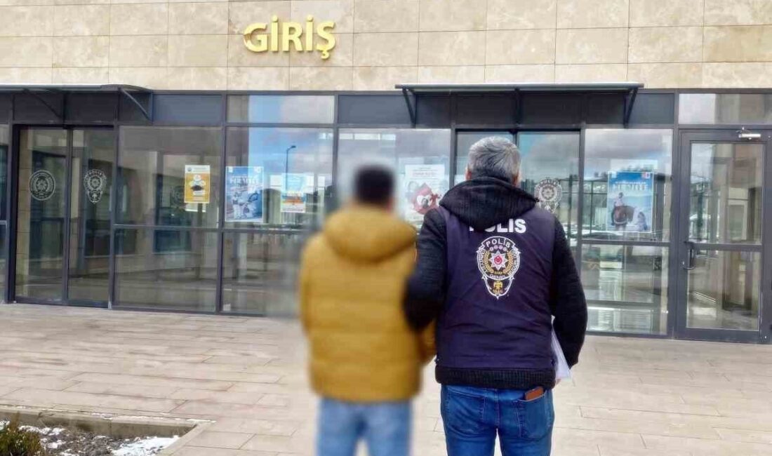 Afyonkarahisar’da Nitelikli Dolandırıcılıktan Aranan Şahıs Yakalandı ve Cezaevine Gönderildi Afyonkarahisar İl Emniyet Müdürlüğü, nitelikli dolandırıcılık suçundan 2 yıl 9