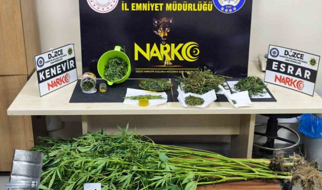 Düzce’de Uyuşturucu Operasyonu: 350 Gram Esrar ve Hint Keneviri Ele Geçirildi Düzce'de düzenlenen uyuşturucu operasyonunda, M.E.T. (36) gözaltına alındı. Operasyonda 350
