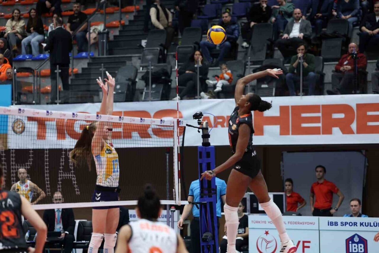 Eczacıbaşı Dynavit, AXA Sigorta Kadınlar Kupa Voley çeyrek finalinde Kuzeyboru'yu