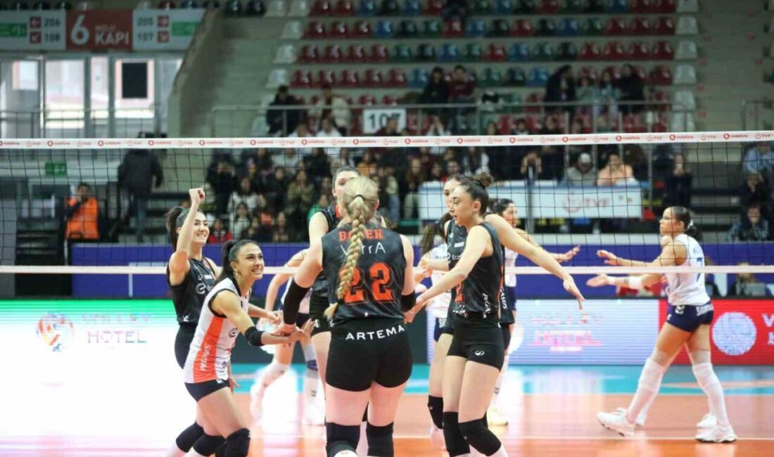 Vodafone Sultanlar Ligi'nin 22. haftasında Eczacıbaşı Dynavit, SigortaShop'u deplasmanda 3-1