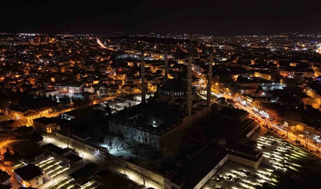 Edirne, Berat Kandili dolayısıyla camilerde dolup taştı. Selimiye, Eski ve