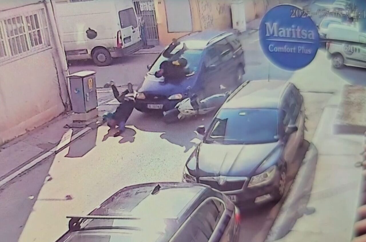 Edirne'de otomobil ve motosikletin çarpışması sonucu M.M. ve Ö.K. yaralandı.
