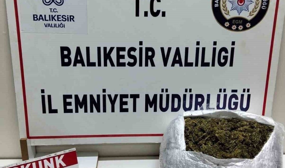 Edremit’te uyuşturucu operasyonunda 696,88 gram skunk yakalandı, bir şüpheli gözaltında Balıkesir'in Edremit ilçesinde yapılan operasyon sonucunda 696,88 gram skunk maddesi