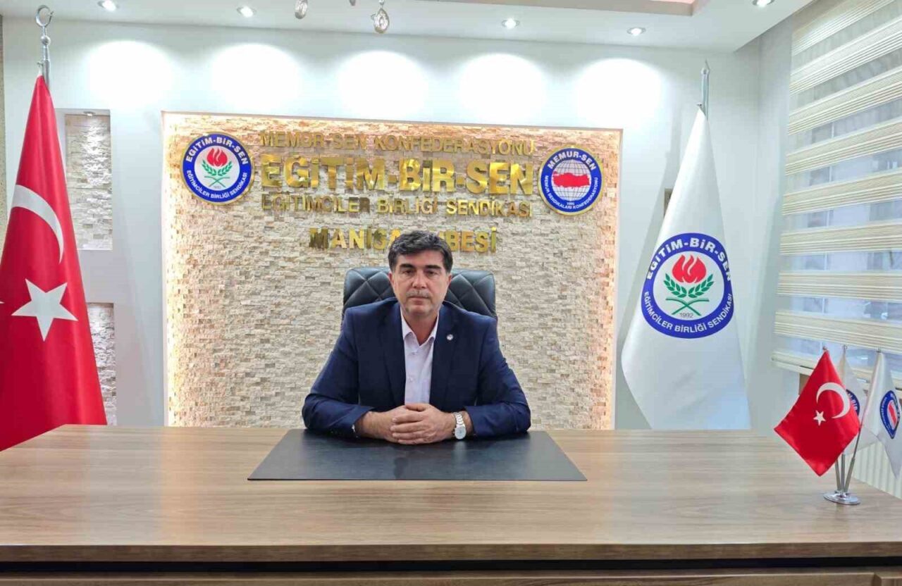 Eğitim-Bir-Sen'in 33. yılı dolayısıyla açıklama yapan Ahmet Yasav, sendikanın hak