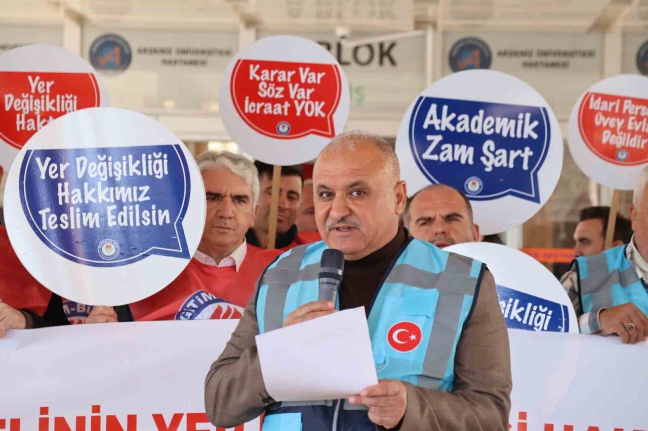 Eğitim Bir Sen ve Memur Sen temsilcileri, akademik personelin adil