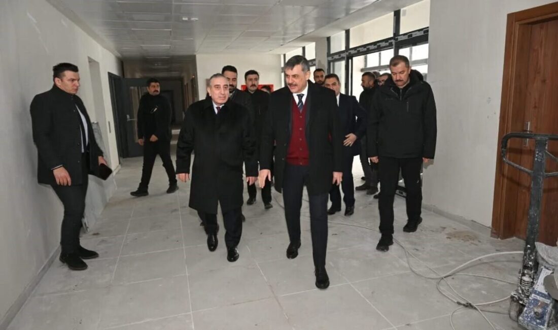 Erzurum Valisi Mustafa Çiftçi, Bölge Adliye Mahkemesi Ek Hizmet Binası’nda incelemelerde bulundu Erzurum Valisi Mustafa Çiftçi, tamamlanmakta olan Bölge Adliye Mahkemesi Ek