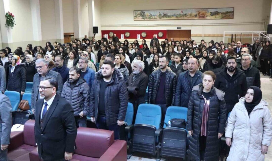 Elazığ’da “Ahlak Kuşatıcıdır” Projesi Kapsamında Eğitim Programı Düzenlendi Elazığ'da İl Müftülüğü ve İl Milli Eğitim Müdürlüğü işbirliğiyle düzenlenen