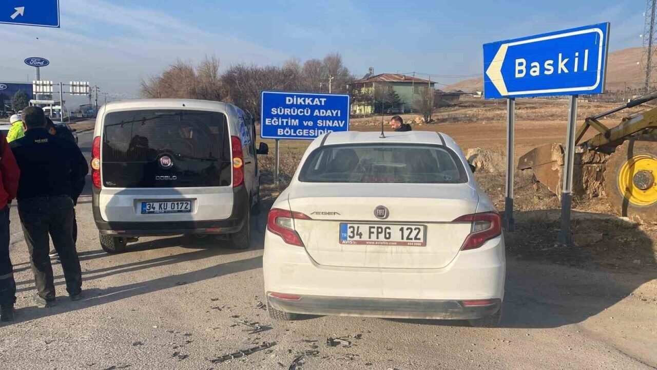 Elazığ-Malatya Yolu'nda A.Ç. yönetimindeki hafif ticari araç ile F.K. idaresindeki