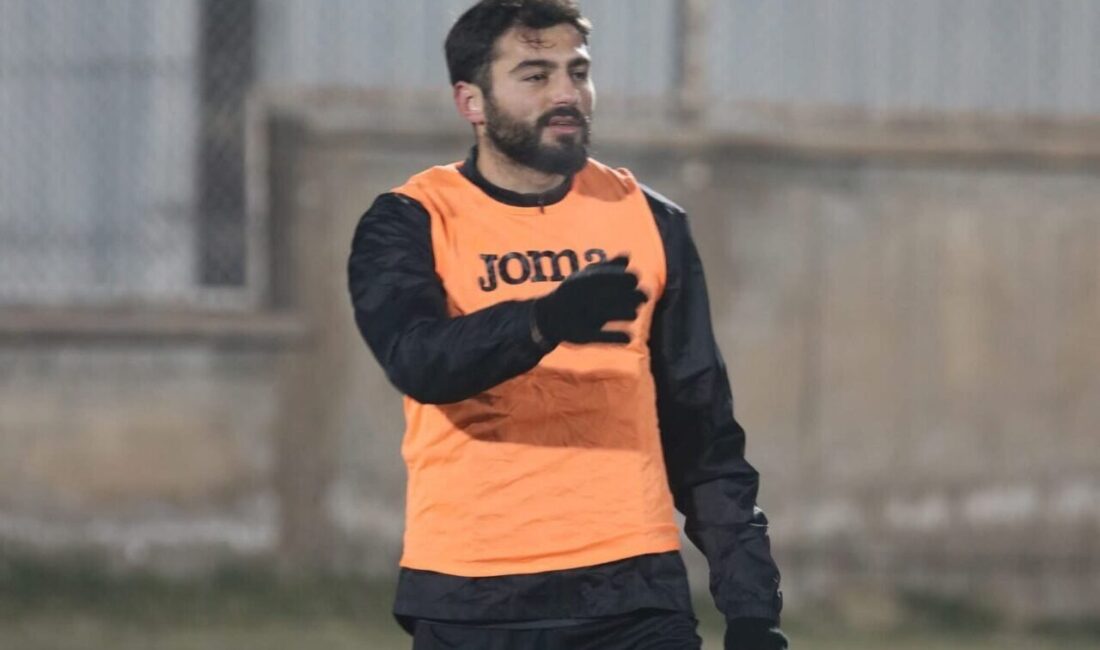 Elazığspor, Melih İnan’ı Batman Petrolspor’a kiraladı Elazığspor, sezon başında Keçiörengücü'nden transfer ettiği Melih İnan'ı Batman Petrolspor'a