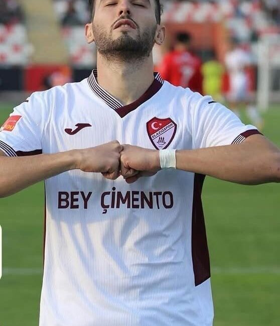 Yusuf Mert Tunç, Menemen FK maçında gördüğü sarı kart nedeniyle Elazığspor’dan cezasını çekmek zorunda kalacak. Elazığspor'un forveti Yusuf Mert Tunç, Menemen FK ile oynanan mücadelede