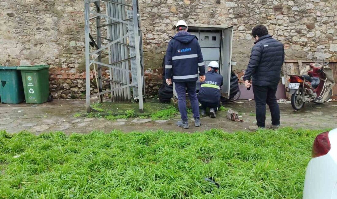 Sinop’ta Elektrik Panosundan Yükselen Alevler İtfaiye Ekiplerini Harekete Geçirdi Sinop'un Camikebir Mahallesi'nde bir elektrik panosunun alev alması vatandaşları korkuttu.