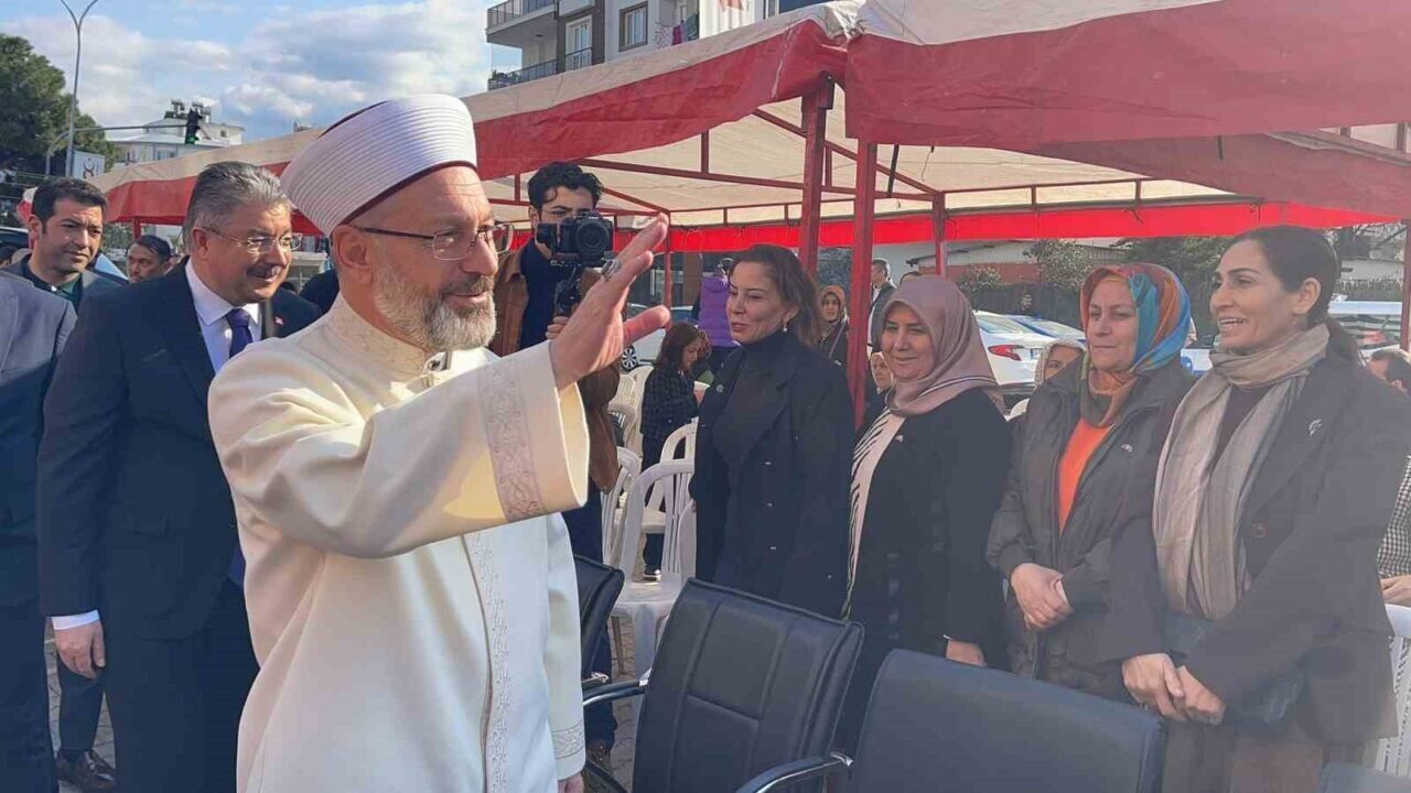 Diyanet İşleri Başkanı Prof. Dr. Ali Erbaş, Osmaniye'deki Kur'an kursu