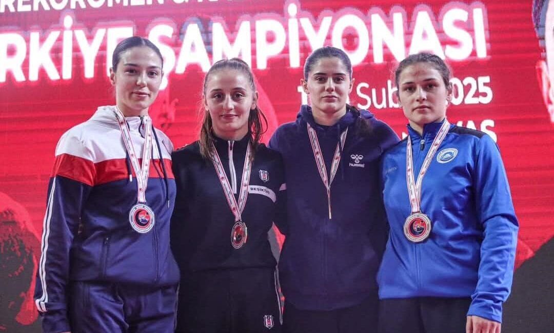 Erzincanlı güreşçiler, 11-15 Şubat 2025 tarihleri arasında Sivas'ta düzenlenen U23