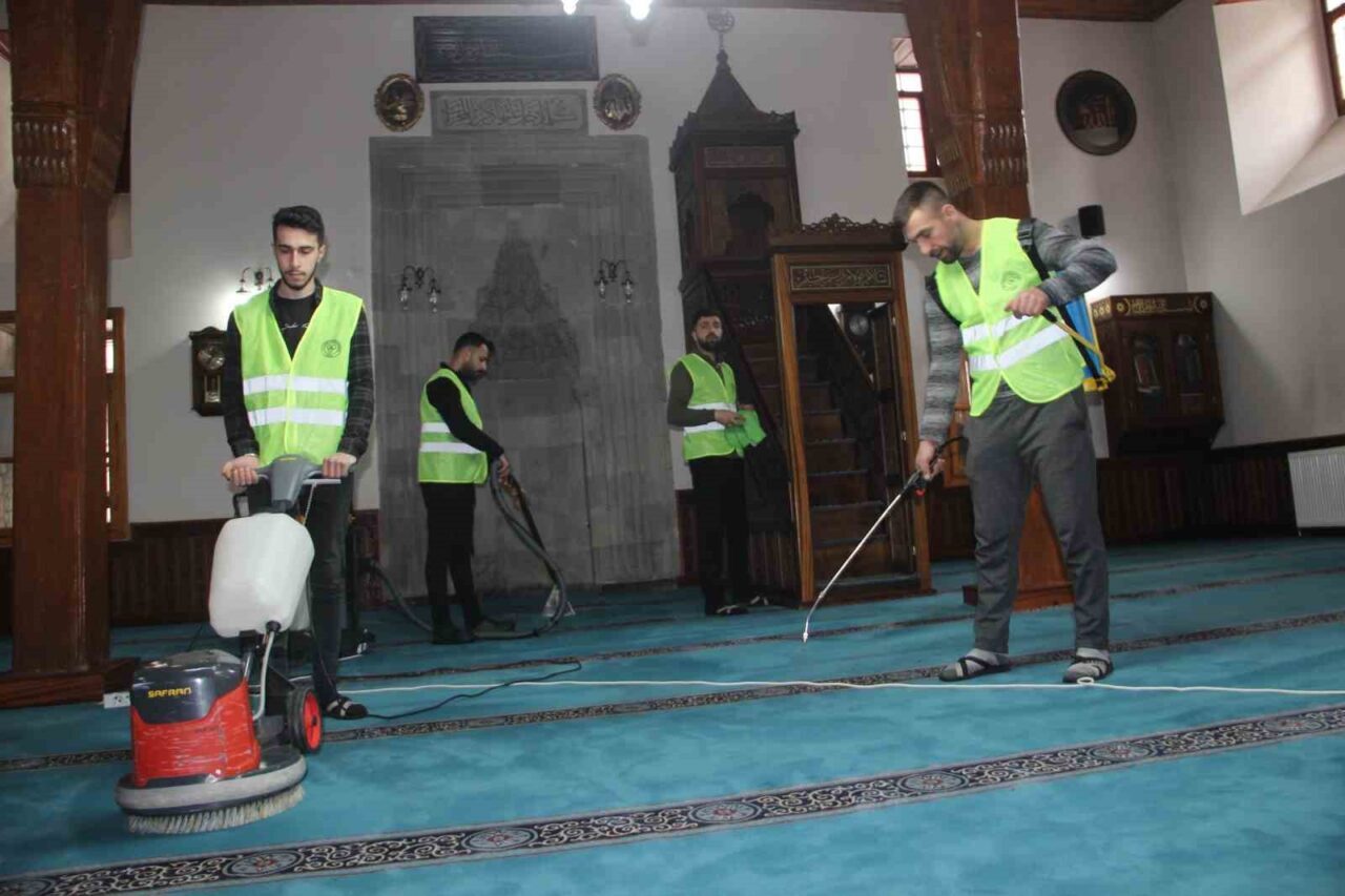 Yakutiye Belediyesi, Ramazan öncesinde ilçe sınırındaki tüm cami ve mescitleri