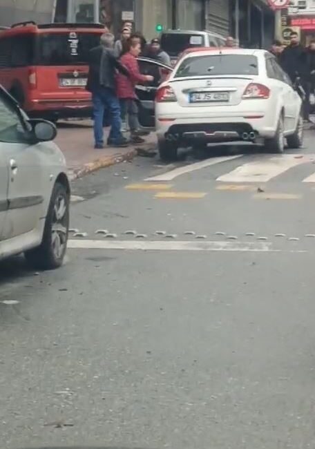 Esenyurt'ta bir kadın, krediyle alınan aracın ödemelerini yapmayan eşi Mehmet