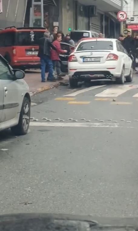 Esenyurt'ta bir kadın, krediyle alınan aracın ödemelerini yapmayan eşi Mehmet