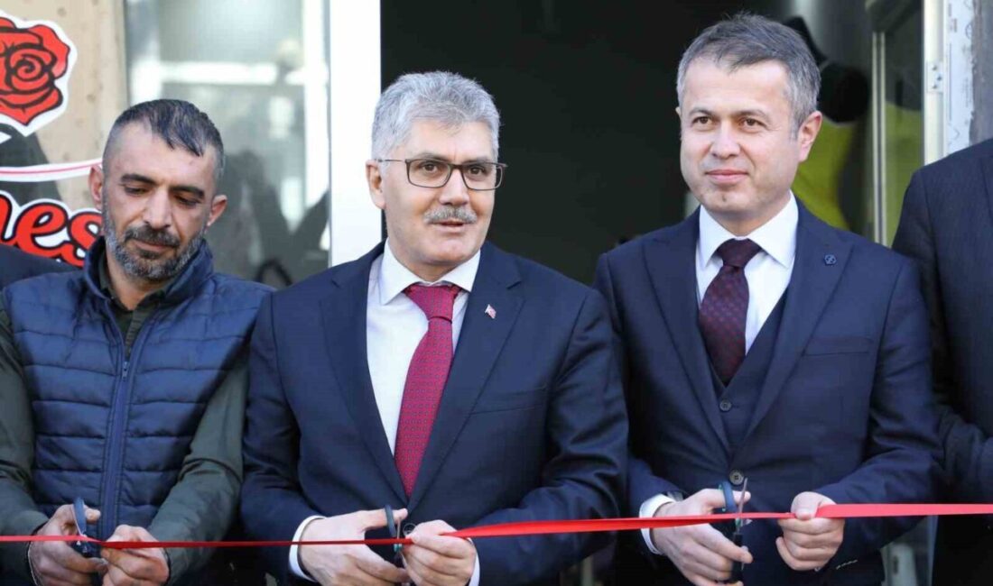 Eski Hükümlü Ferhat Gül’ün Terzi Dükkanının Açılışı Yapıldı Niğde'de Ferhat Gül, 'Kendi İşini Kurma Projeleri' kapsamında hibe alarak