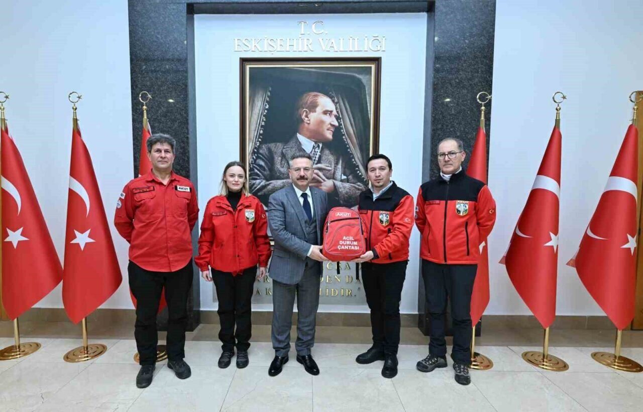 Eskişehir Valisi Hüseyin Aksoy, AKUT Operasyon Ekibi ile afetlere hazırlık