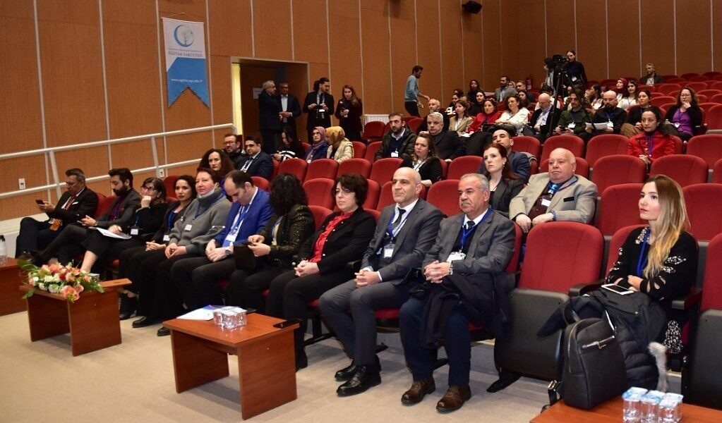 Eskişehir Osmangazi Üniversitesi’nde Eğitimde Kaliteyi Artırmaya Yönelik Çalıştay Düzenlendi Eskişehir Osmangazi Üniversitesi Eğitim Fakültesi, akreditasyon çalışmaları çerçevesinde düzenlediği çalıştayda