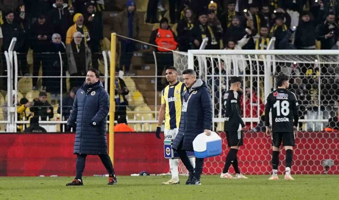 Fenerbahçe’de Sakatlıklar Üst Üste Geldi, Üç Oyuncu Maçta Değişiklik Yapmak Zorunda Kaldı Fenerbahçe, Erzurumspor FK ile oynadığı Ziraat Türkiye Kupası maçında, stoperleri