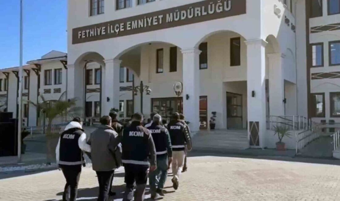 Fethiye’de FETÖ’nün Finans Yapılanmasına Operasyon, 6 Şüpheli Gözaltına Alındı Muğla'nın Fethiye ilçesinde, FETÖ'nün finans yapılanmasına yönelik operasyonda 6 şahısla