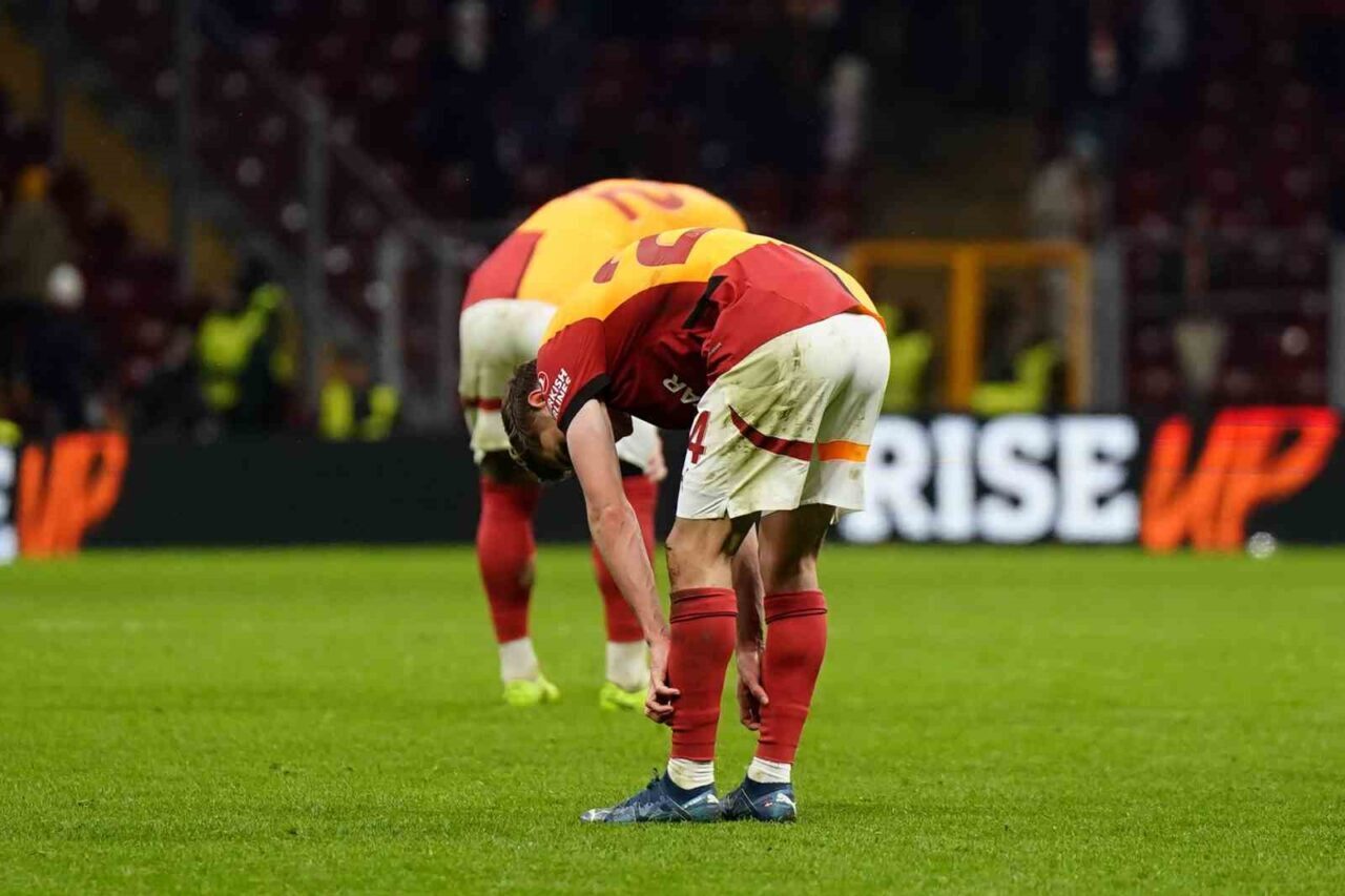 Galatasaray, 2024-2025 sezonuna UEFA Şampiyonlar Ligi play-off turunda başladı ancak