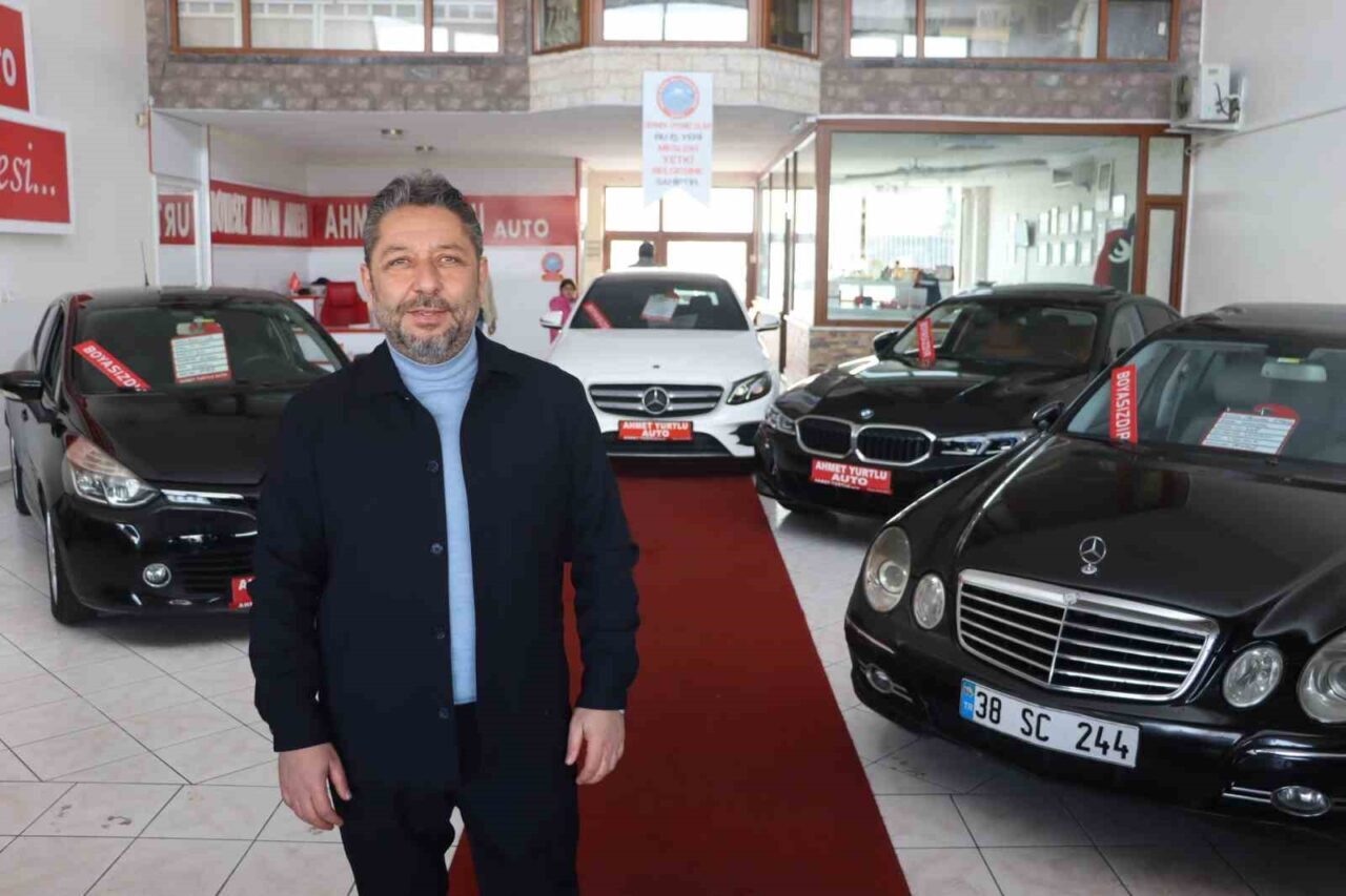 Galerici Ahmet Yurtlu, hurda araç teşvikiyle otomotiv sektöründe hareketlilik beklediğini