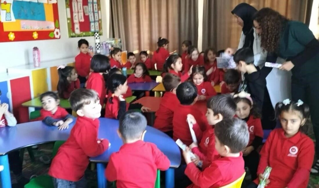 Gazipaşa’da Merkez Kur’an Kursu’nda Miniklere Ağız ve Diş Sağlığı Eğitimi Verildi Antalya'nın Gazipaşa İlçe Müftülüğü'ne bağlı Merkez Kur’an Kursu'nda 4-6 yaş