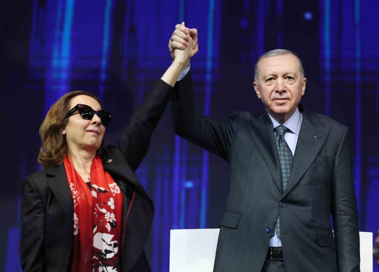 Antalya Milletvekili Serap Yazıcı Özbudun, Gelecek Partisi'nden istifa ederek Adalet