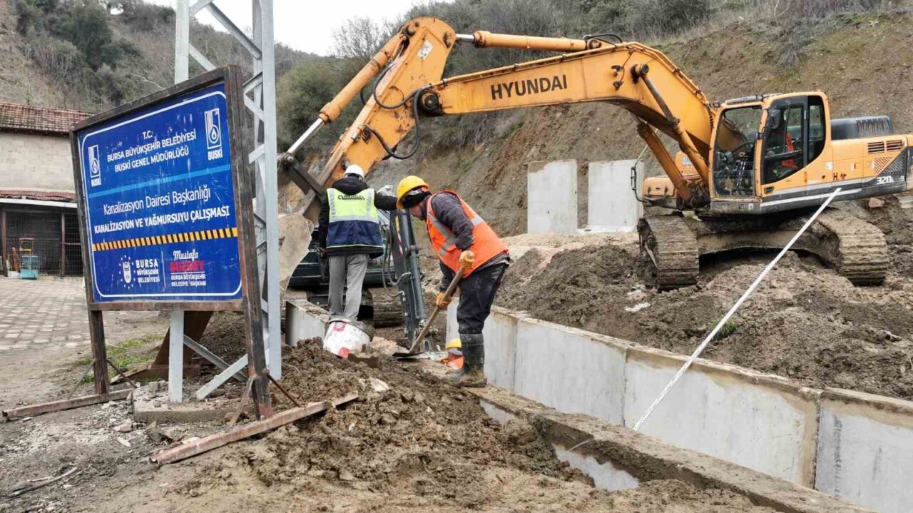 Bursa Büyükşehir Belediyesi, 17 ilçede yürüttüğü yatırımlarla Gemlik'teki altyapı çalışmalarını